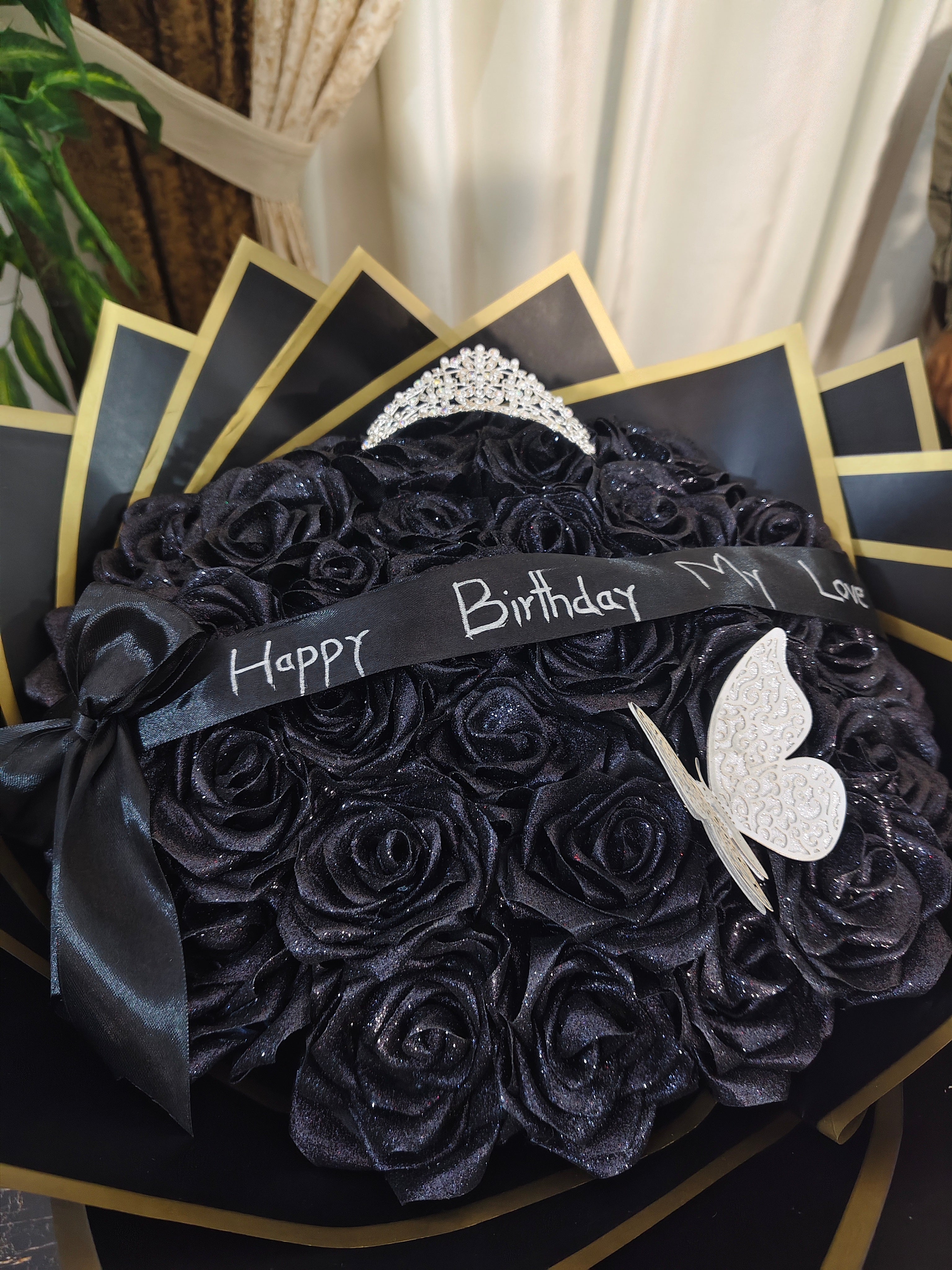 32 Roses Ribbon Bouquet With Glitter