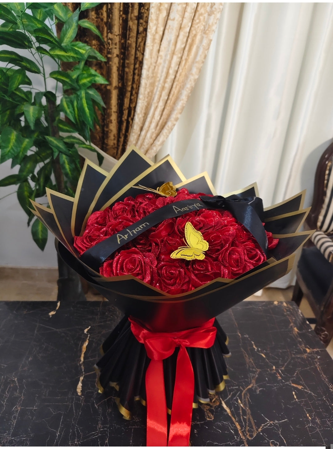 24 Roses Ribbon Bouquet With Glitter